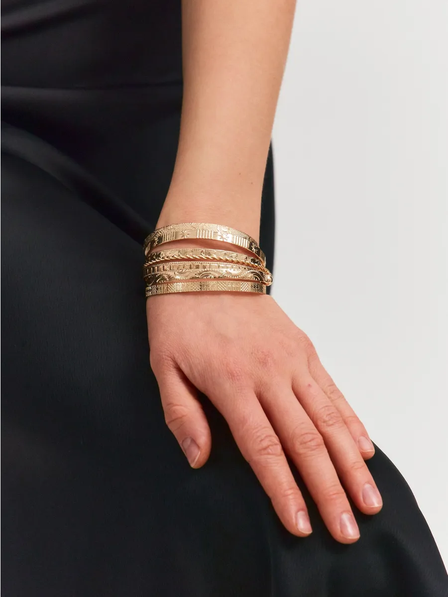 The Luxe Stack™ 7-Piece Cuff Bracelet Set